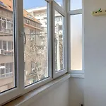 Bright & Spacious 2-bedroom In By Flat Manаger * فارنا