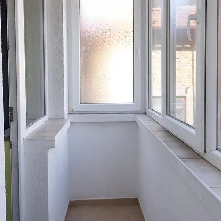 Bright & Spacious 2-bedroom In By Flat Manаger Апартамент