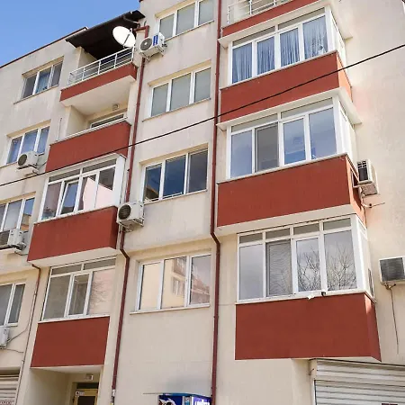 Апартамент Bright & Spacious 2-bedroom In By Flat Manаger
