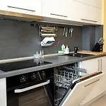 דירה Bright & Spacious 2-bedroom In By Flat Manаger