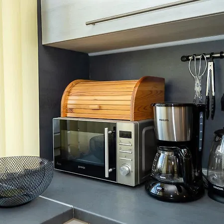 Bright & Spacious 2-bedroom In By Flat Manаger 바르나