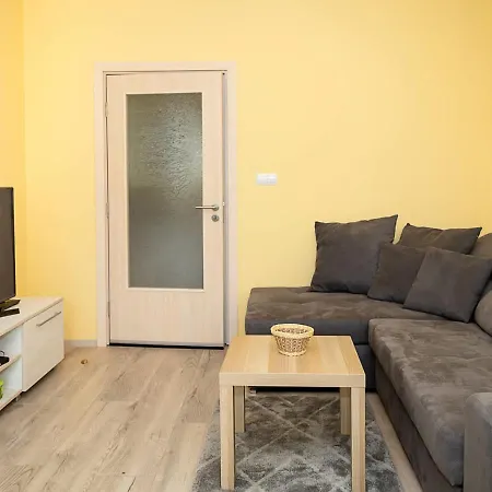 Bright & Spacious 2-bedroom In By Flat Manаger * Варна
