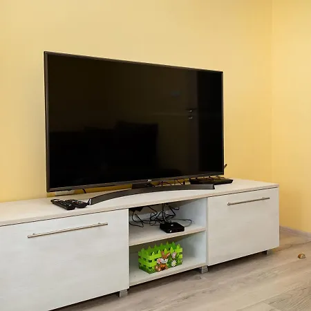 Bright & Spacious 2-bedroom In By Flat Manаger 바르나