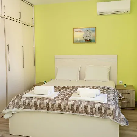 Bright & Spacious 2-bedroom In By Flat Manаger 아파트 *