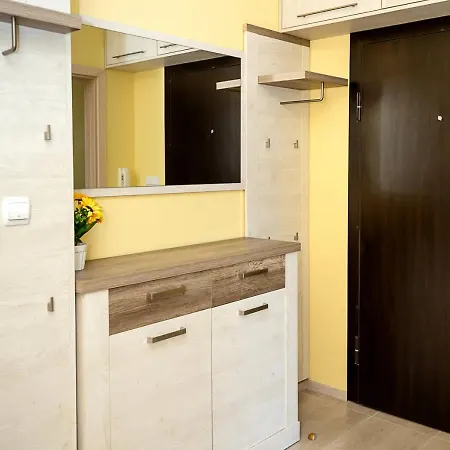 Bright & Spacious 2-bedroom In By Flat Manаger *